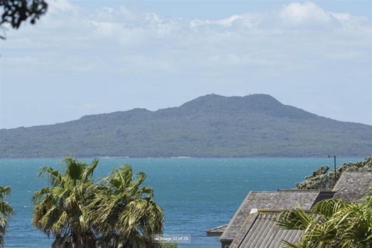 Photo of property in 7a View Road, Campbells Bay, Auckland, 0630