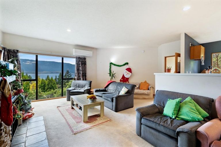 Photo of property in 6 Thorn Crescent, Fernhill, Queenstown, 9300