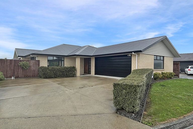 Photo of property in 8 Levi Place, Kelvin Grove, Palmerston North, 4414