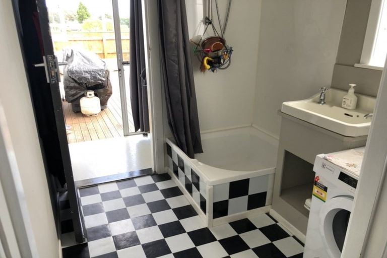 Photo of property in 7 Raleigh Street, Waitara, 4320