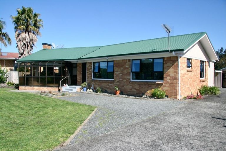 Photo of property in 70 Great South Road, Huntly, 3700