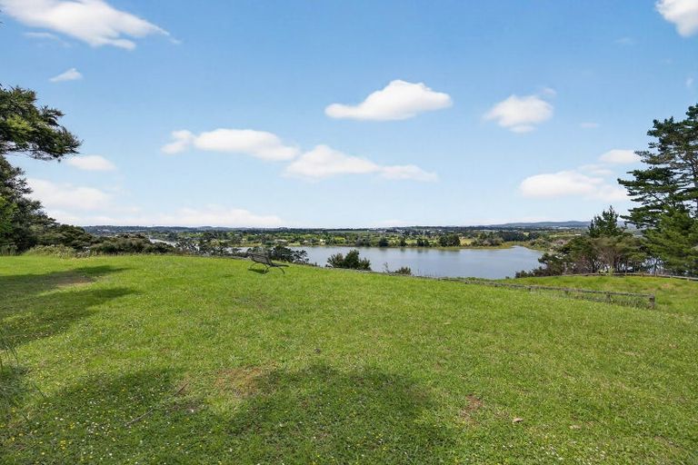 Photo of property in 23 James Paige Lane, Riverhead, Albany, 0793