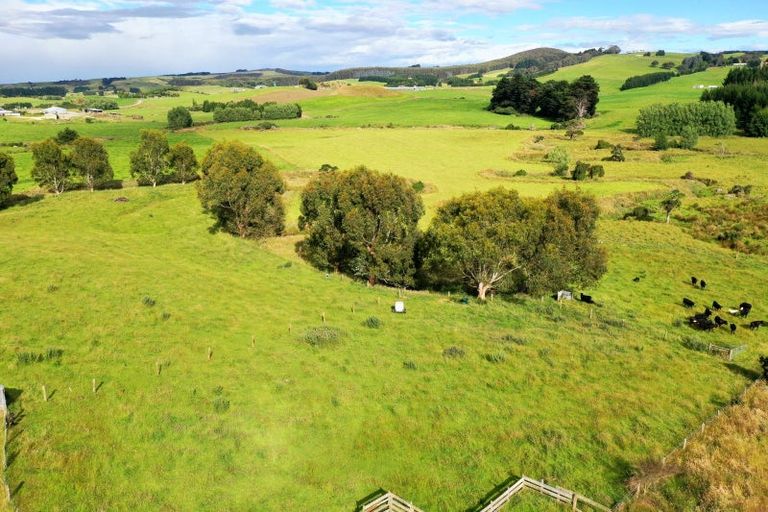 Photo of property in 9 Neill Road, Tokanui, 9884