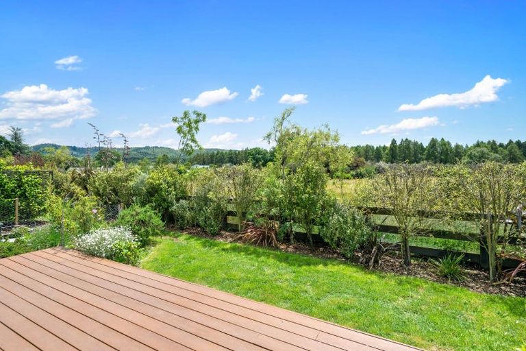 Photo of property in 98 Kinloch Road, Kinloch, Taupo, 3377