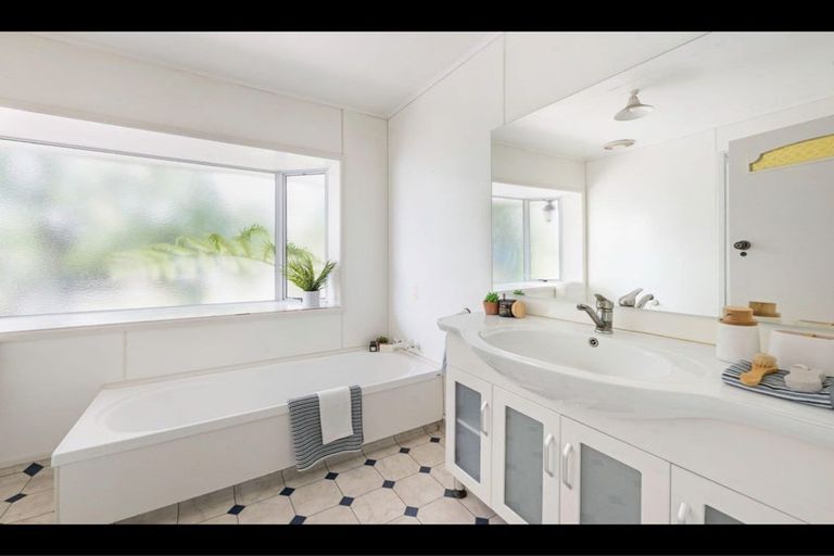 Photo of property in 11 Sophia Street, Glenholme, Rotorua, 3010