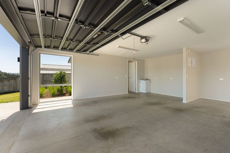 Photo of property in 17 Puhirake Crescent, Pyes Pa, Tauranga, 3112
