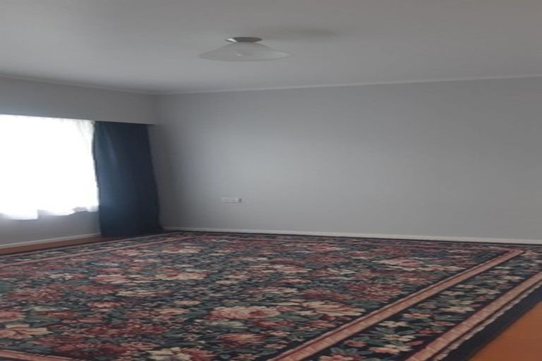 Photo of property in 1/31 Marcel Place, Glenfield, Auckland, 0629