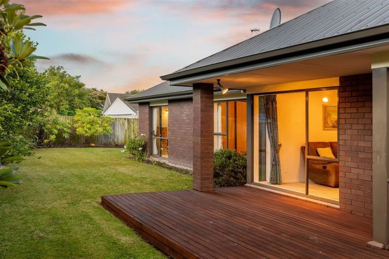 Photo of property in 81 Apsley Drive, Avonhead, Christchurch, 8042