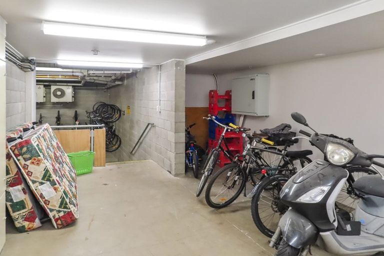 Photo of property in Dual Apartments, 108/142 Vivian Street, Te Aro, Wellington, 6011