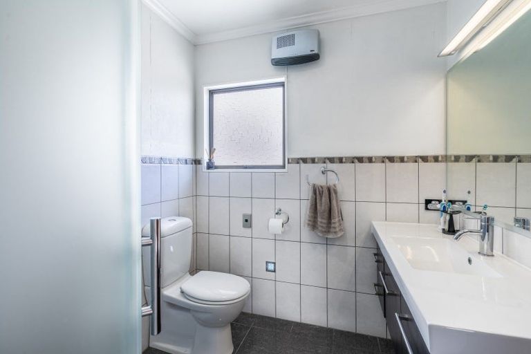 Photo of property in 226 Park Street, Winton, 9720