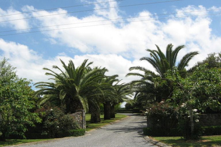 Photo of property in 5 Clark Road, Karaka, Papakura, 2580