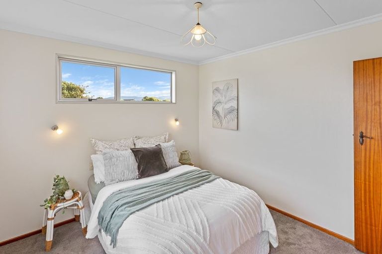 Photo of property in 6 Lindale Grove, Waikanae Beach, Waikanae, 5036