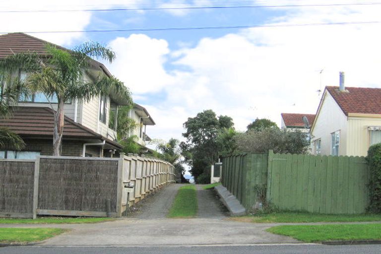 Photo of property in 2/135 Bucklands Beach Road, Bucklands Beach, Auckland, 2012