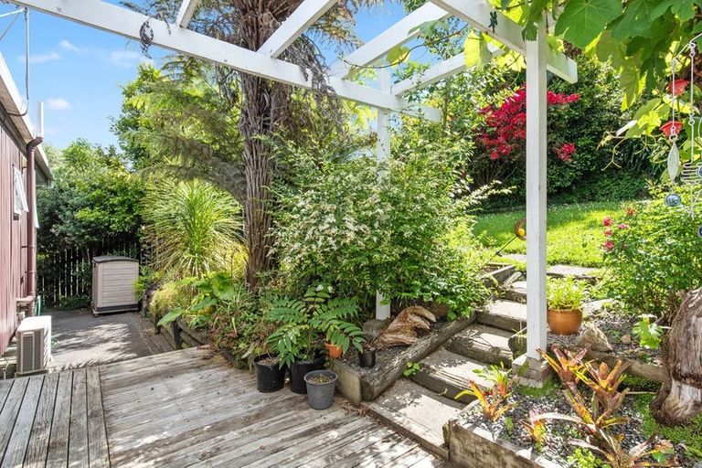 Photo of property in 94 Stapleford Crescent, Browns Bay, Auckland, 0630