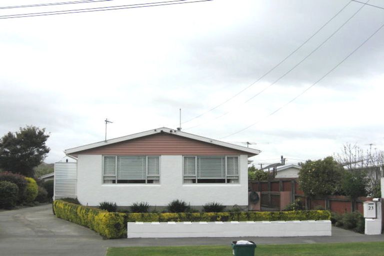 Photo of property in 23 Liverton Crescent, Bishopdale, Christchurch, 8053