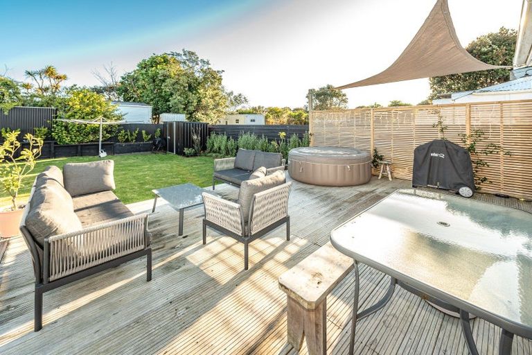 Photo of property in 113 Cornfoot Street, Castlecliff, Whanganui, 4501