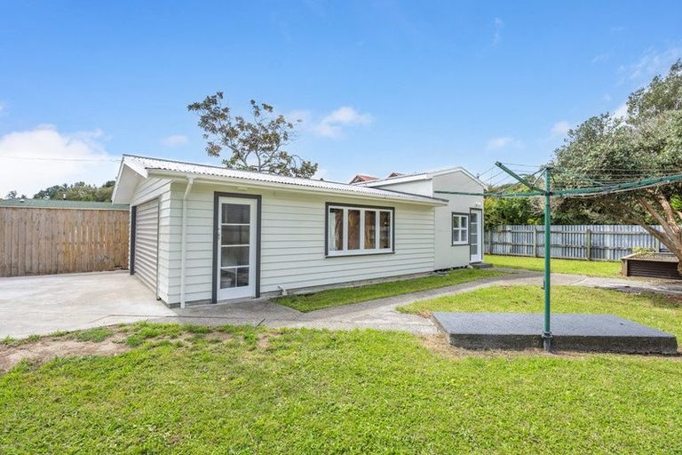 Photo of property in 12 Domain Road, Otaki, 5512