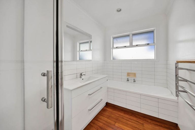 Photo of property in 3a Waimea Street, Westown, New Plymouth, 4310