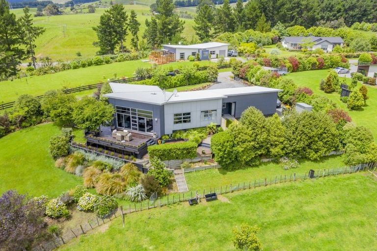 Photo of property in 32 Oakland Lane, Shannon, Palmerston North, 4474