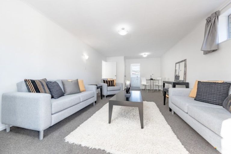 Photo of property in 35a Roband Crescent, Brown Owl, Upper Hutt, 5018