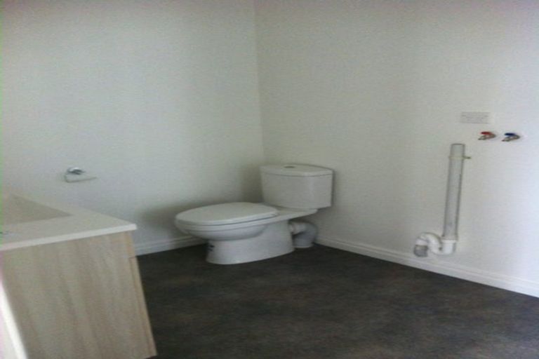 Photo of property in 64 Hinemoa Street, Birkenhead, Auckland, 0626