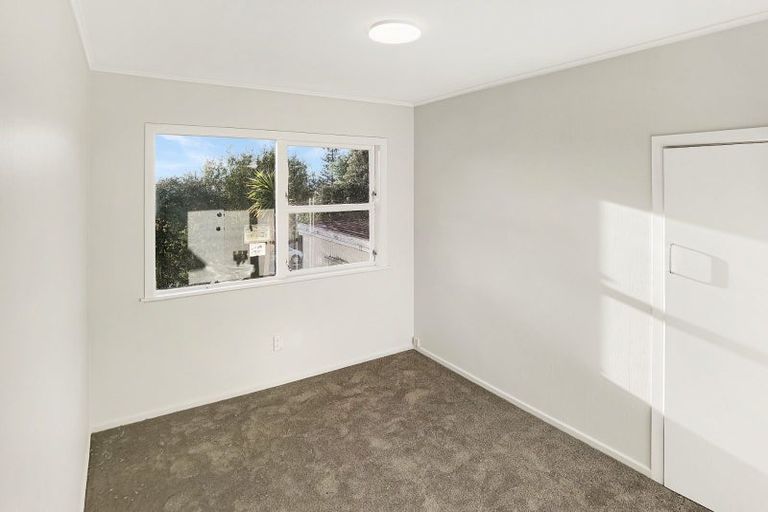 Photo of property in 3 Waitaki Street, Henderson, Auckland, 0612