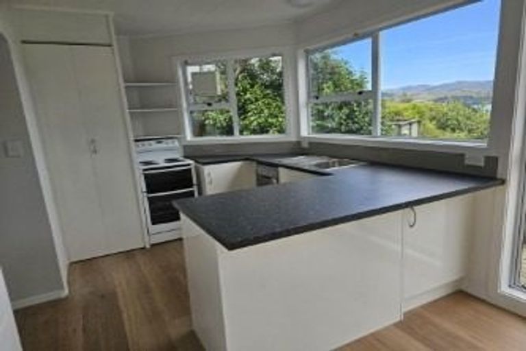 Photo of property in 54 Mana View Road, Paremata, Porirua, 5026