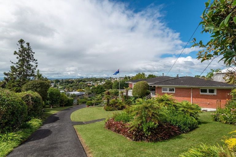 Photo of property in 29 High Road, Glenfield, Auckland, 0629