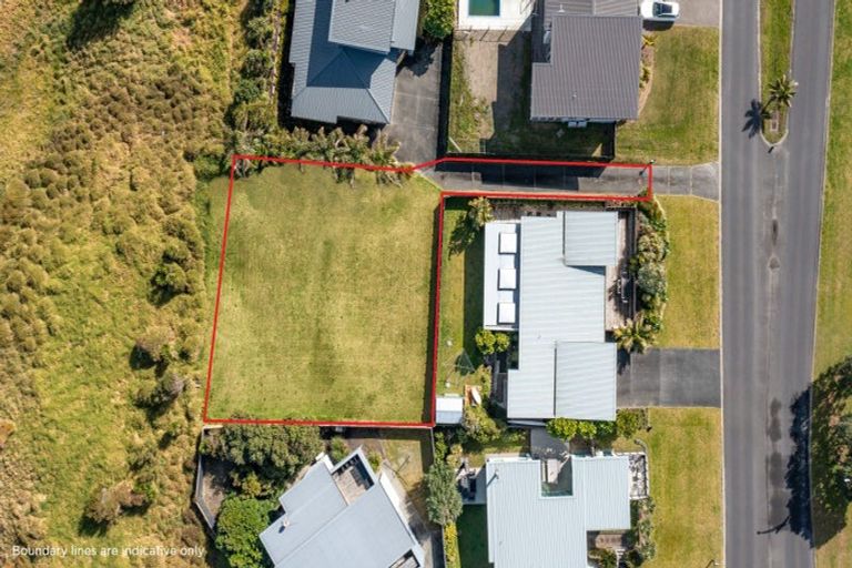 Photo of property in 18 Mangatawhiri Road, Omaha, 0986