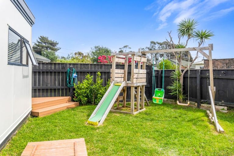 Photo of property in 39 Raumati Road, Raumati Beach, Paraparaumu, 5032