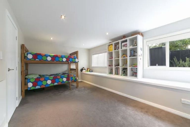 Photo of property in 124 Golf Road, New Lynn, Auckland, 0600
