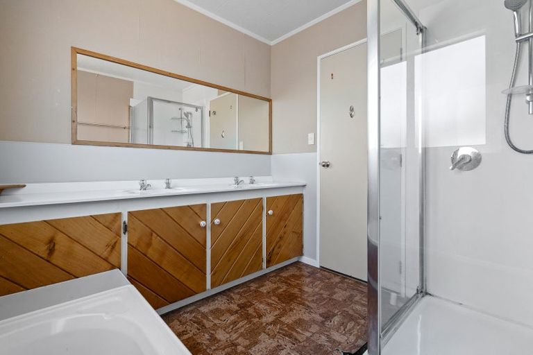 Photo of property in 277 Shakespeare Street, Leamington, Cambridge, 3432