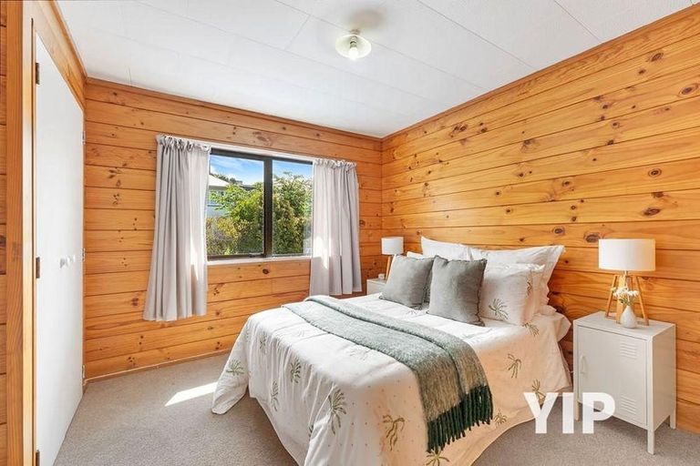 Photo of property in 33 Hindmarsh Street, Johnsonville, Wellington, 6037