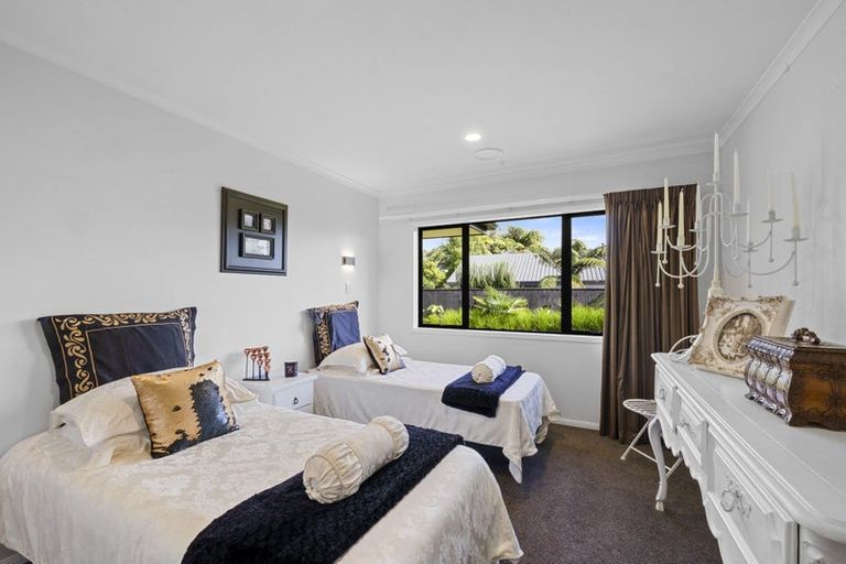 Photo of property in 10a Long Place, Frankleigh Park, New Plymouth, 4310