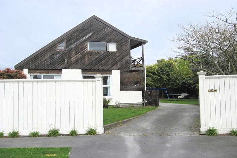 Photo of property in 12 Penelope Place, Casebrook, Christchurch, 8051