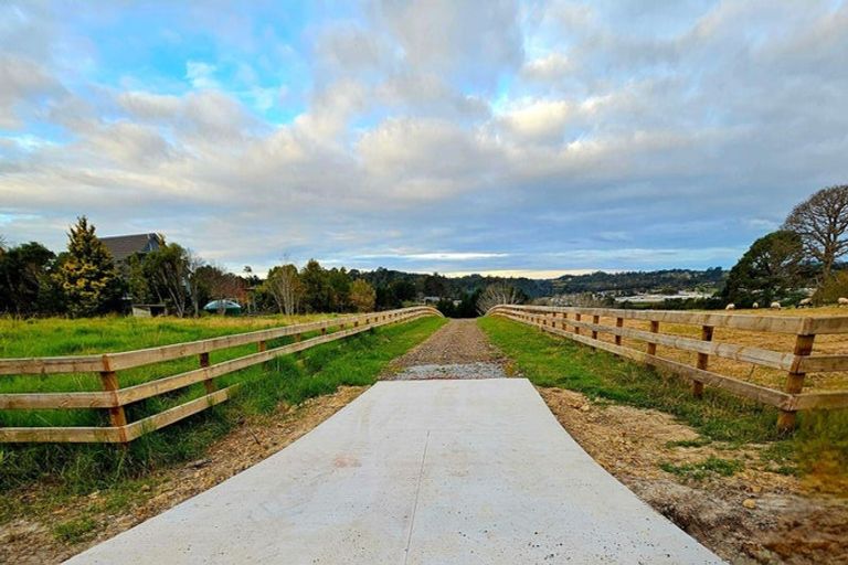 Photo of property in 679 Ridge Road, Riverhead, 0793