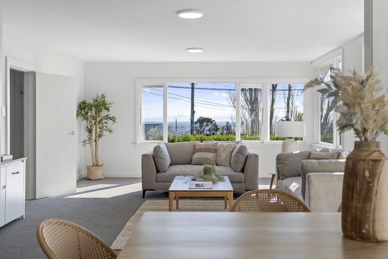 Photo of property in 87 Saint Andrews Hill Road, Mount Pleasant, Christchurch, 8081