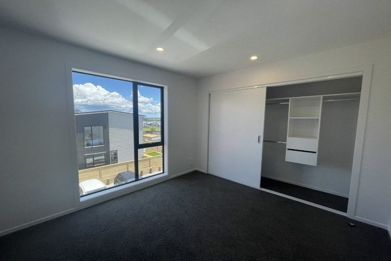Photo of property in 1/504 Don Buck Road, Massey, Auckland, 0614