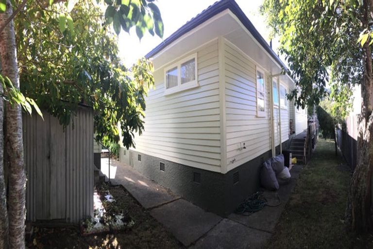 Photo of property in 2 Hatton Street, Karori, Wellington, 6012