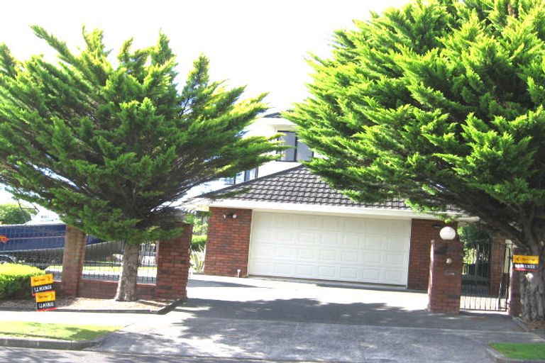 Photo of property in 20 Simmental Crescent, Somerville, Auckland, 2014