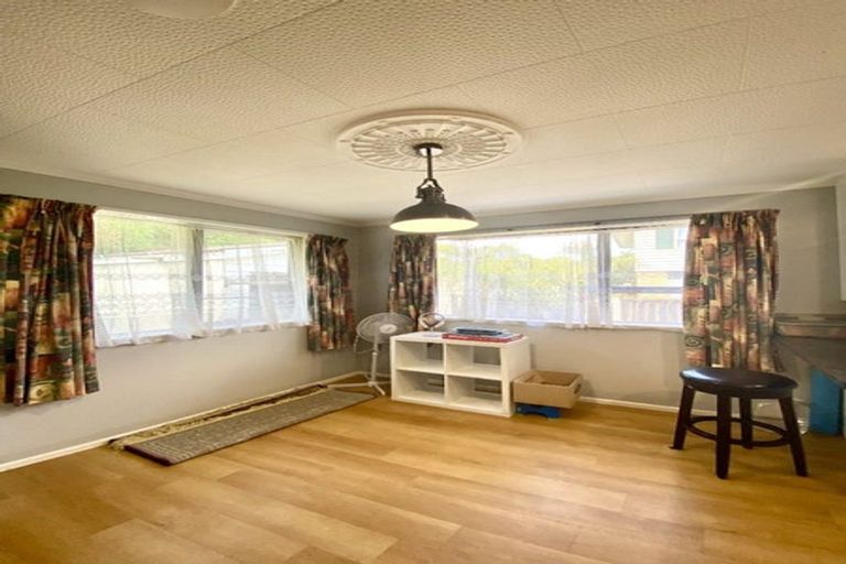 Photo of property in 122 California Drive, Totara Park, Upper Hutt, 5018