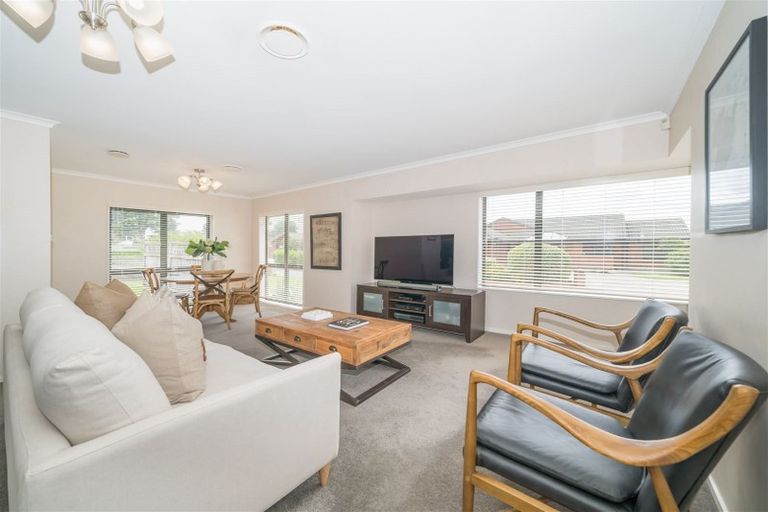 Photo of property in 115 Summerhill Drive, Fitzherbert, Palmerston North, 4410