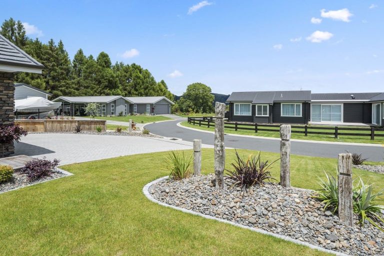 Photo of property in 5 Larches Lane, Kinloch, Taupo, 3377