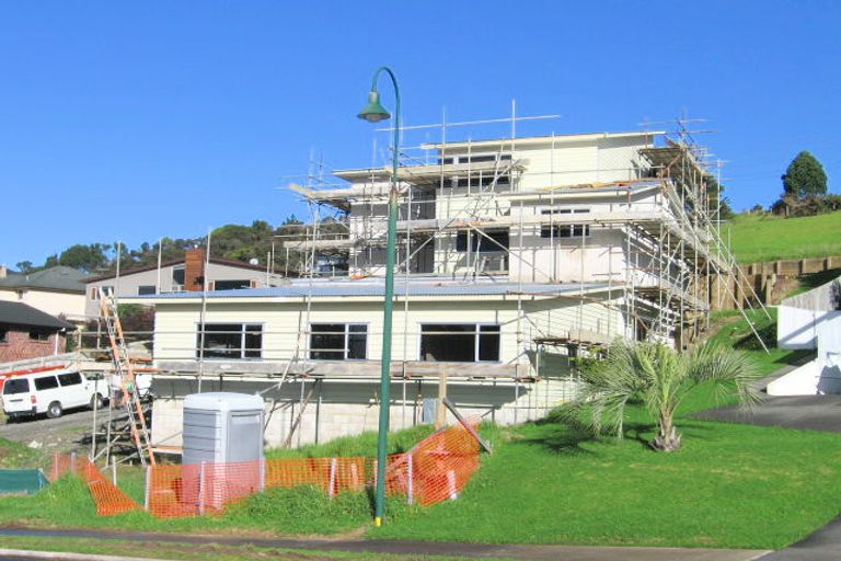 Photo of property in 77 Waldorf Crescent, Orewa, 0931