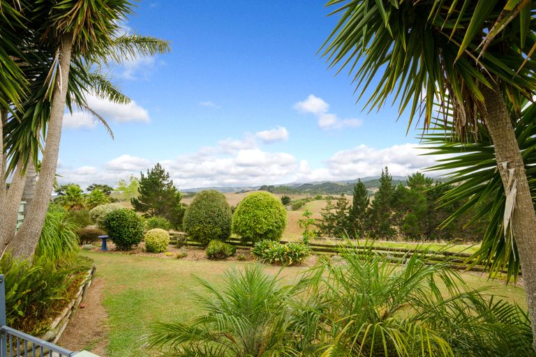Photo of property in 535 Peak Road, Helensville, 0875