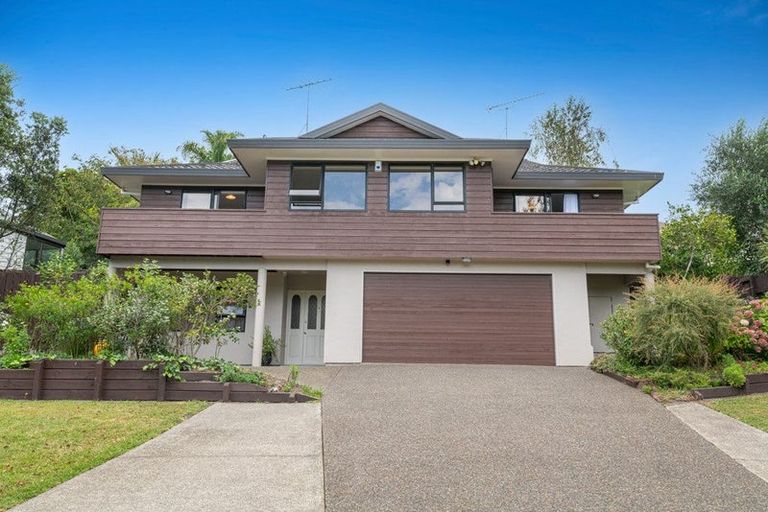 Photo of property in 32 Unsworth Drive, Unsworth Heights, Auckland, 0632