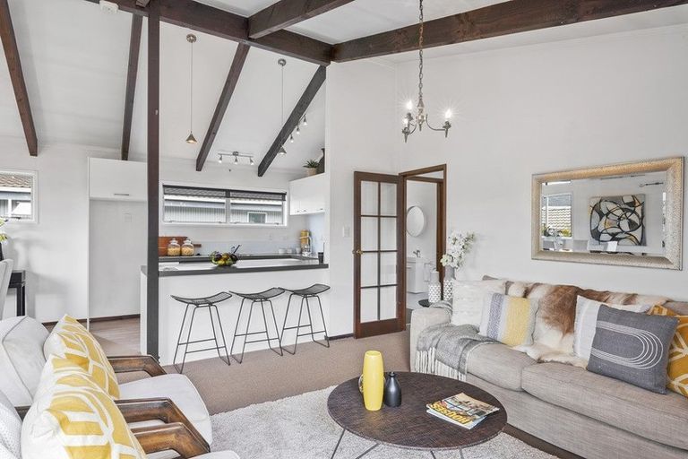 Photo of property in 2/10 Pierce Road, Milford, Auckland, 0620