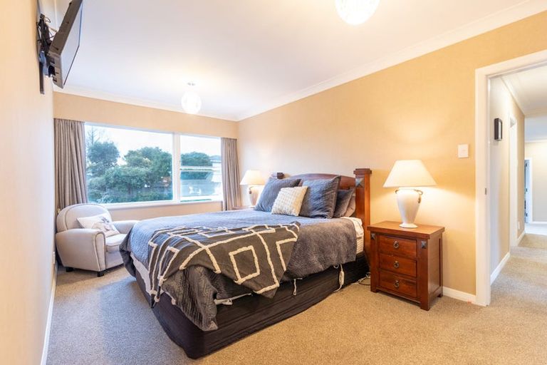 Photo of property in 1 Wigan Place, Hokowhitu, Palmerston North, 4410