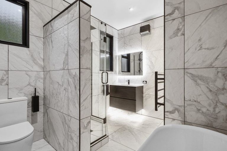 Photo of property in 49 Shandon Road, Vauxhall, Dunedin, 9013