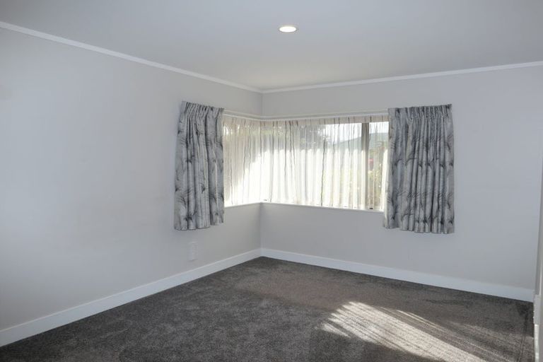 Photo of property in 68 Guildford Drive, Paraparaumu, 5032